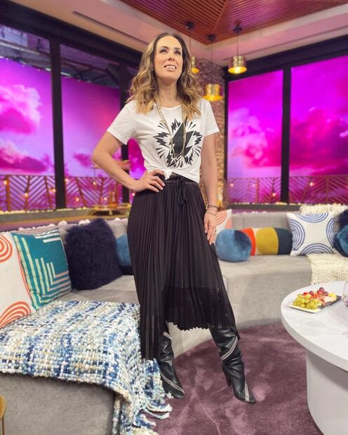 Jacky Bracamontes feliz con los resultados de su cirugía