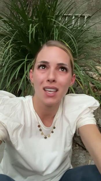 VIDEO: Mariana Rodríguez, al borde del llanto por denuncias por unboxing