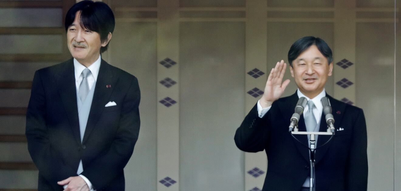 Problemas en la familia real japonesa: el príncipe Akishino contra su hermano, el emperador Naruhito ¡por dinero!
