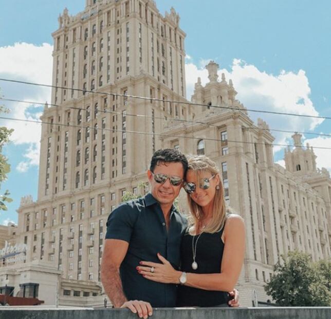 Inés Sainz en el Mundial de Rusia con sus hijos y esposo 