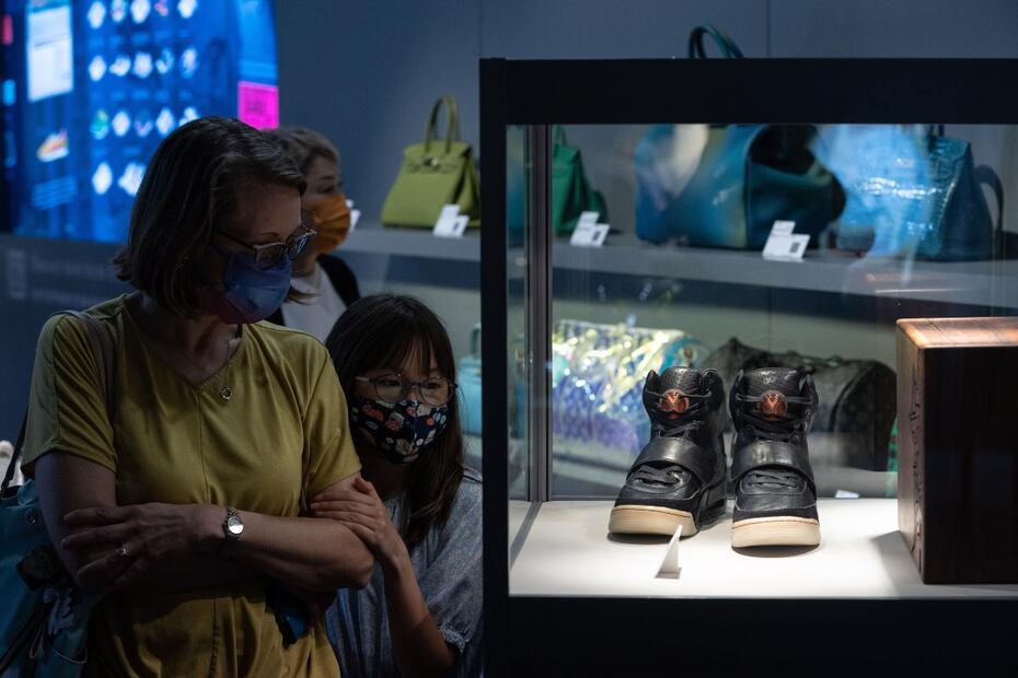 Tenis de Kanye West, modelo Air Yeezy 1, se venden en 1.8 millones de dólares