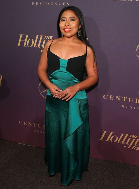 La actriz Yalitza Aparicio se estrena como escritora en la revista Vogue