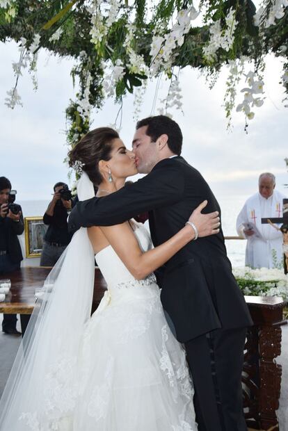 Las fotos más románticas de Bárbara Coppel y Alejandro Hank Amaya 