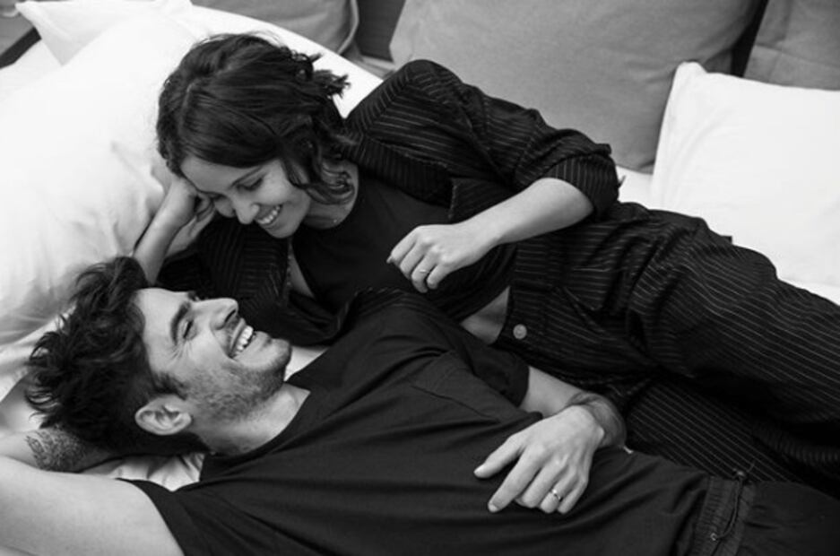 Con esta tierna fotografía se despide Natasha Dupeyrón y su esposo Yago Muñoz del 2019