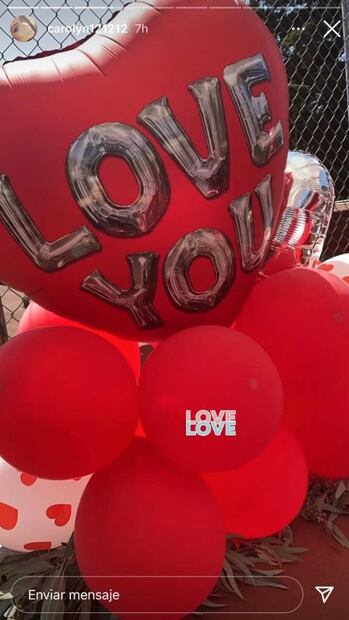 José Ramón y Carolyn Adams celebran el 14 de febrero en la azotea