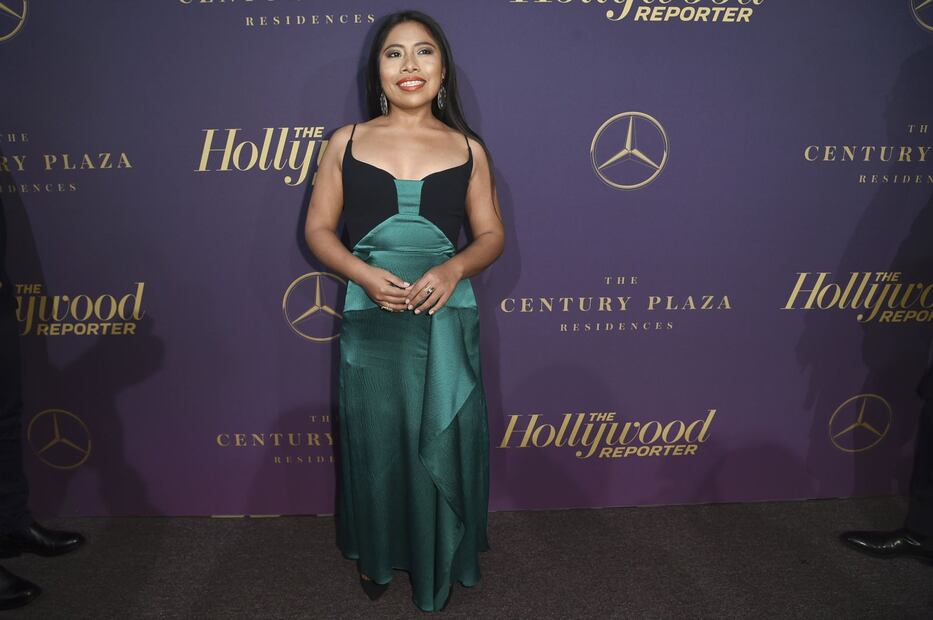 Yalitza enaltece el diseño mexicano en la alfombra roja