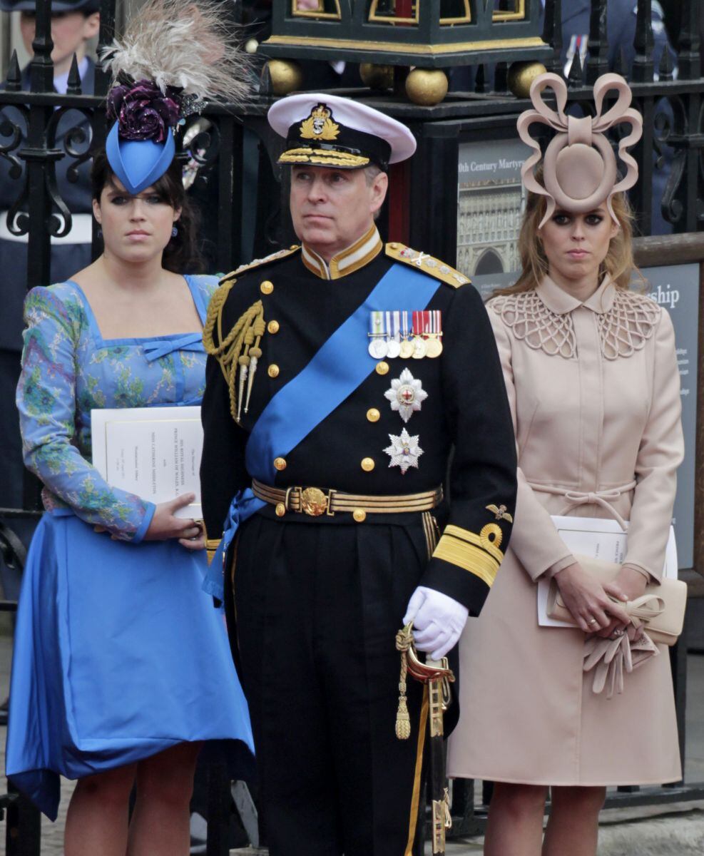 Las princesas Beatriz y Eugenia de York podrían salir afectadas por polémica del príncipe Andrés