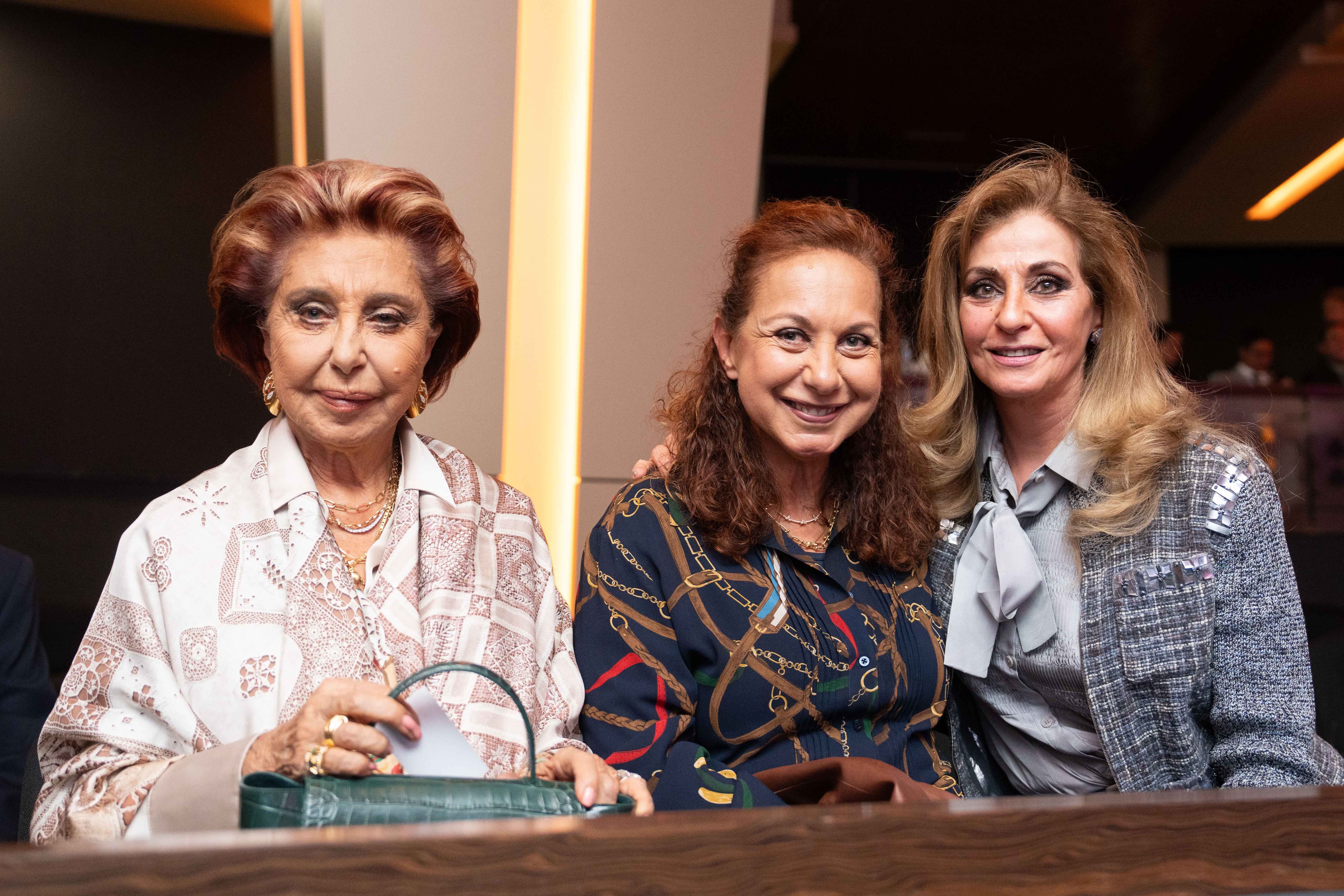 Marcela y Silvia Juan con Wafaa Trabulse. (Foto: Héptor Arjona)