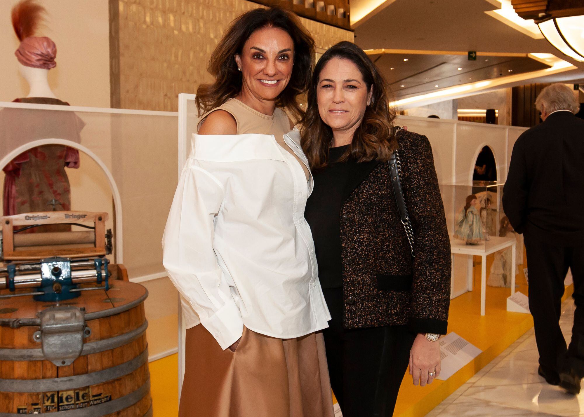 Lourdes Mendoza e Iveth Lagos. (Foto: Esteban Torreblanca para VIP)