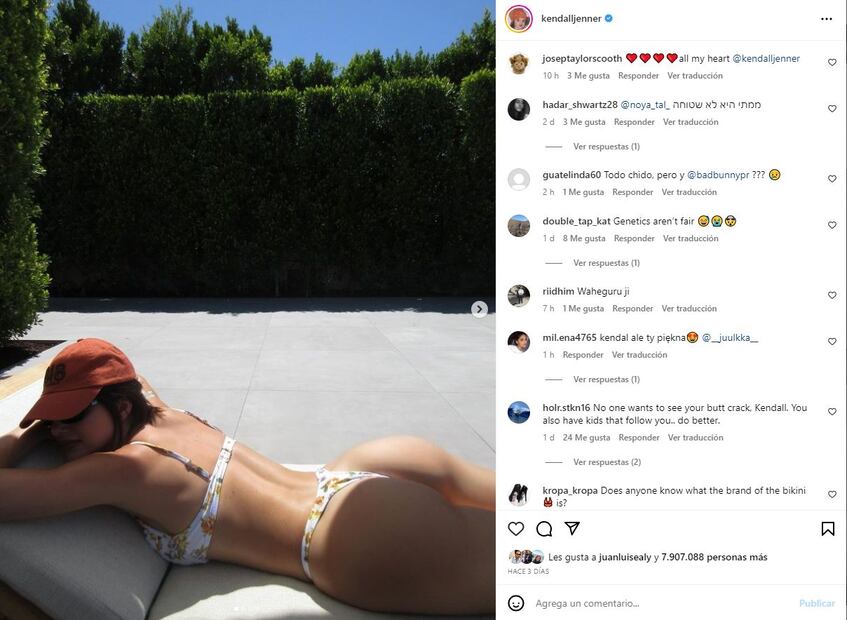 Kendall Jenner toma el sol de primavera con un microkini con flores ¿tomó las fotos Bad Bunny?