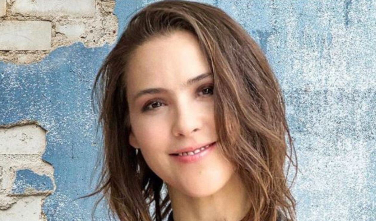 Lynda, cantante juvenil de los 90, enfrenta enfermedad degenerativa