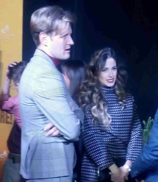 María Rojo de la Vega acompaña a Alexander Acha en la premier "Qué Des Padre"