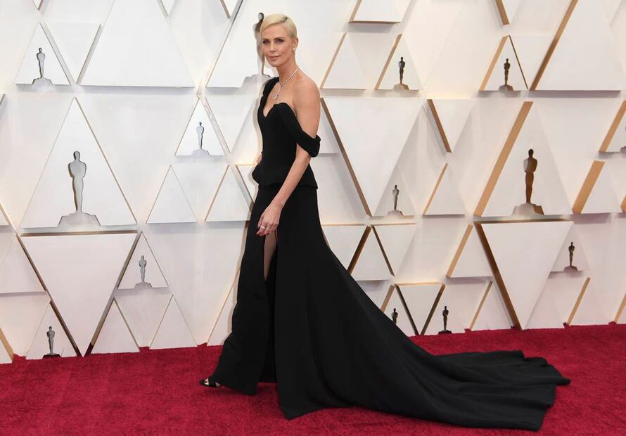 El millonario costo del collar de Charlize Theron para la noche del Oscar