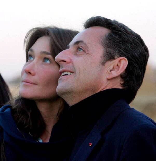 Carla Bruni, exprimera dama de Francia, compara a Meghan Markle con Yoko Ono
