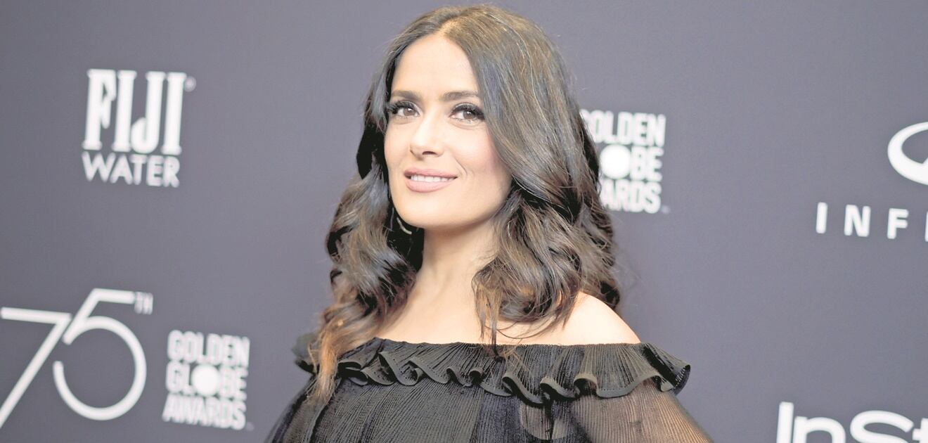 El día que Salma Hayek deslumbró en los Golden Globes con un entallado vestido rojo