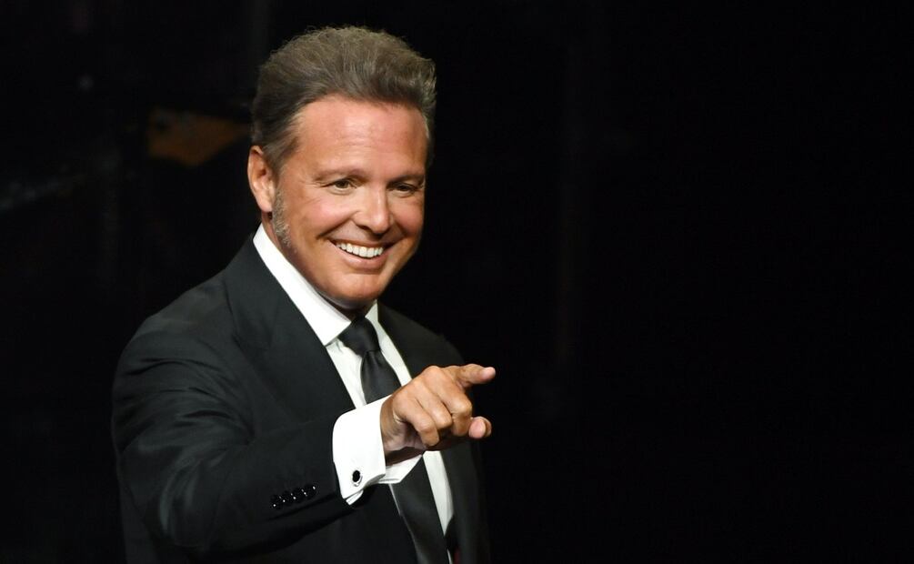 Luis Miguel reaparece con nuevo look ¡ahora tiene el pelo más largo!