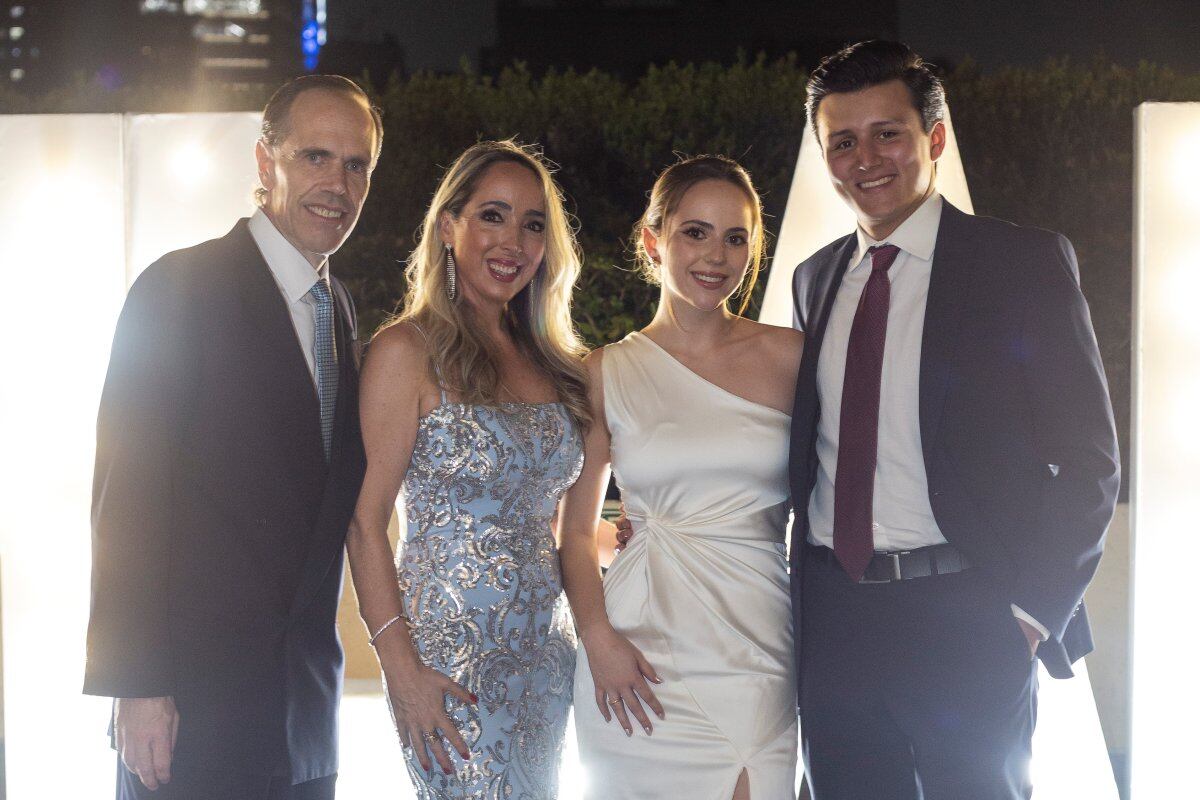Eleuterio Aja, Marisa Gómez, Isabel Aja y Roberto Portillo. (Foto: Esteban Torreblanca)