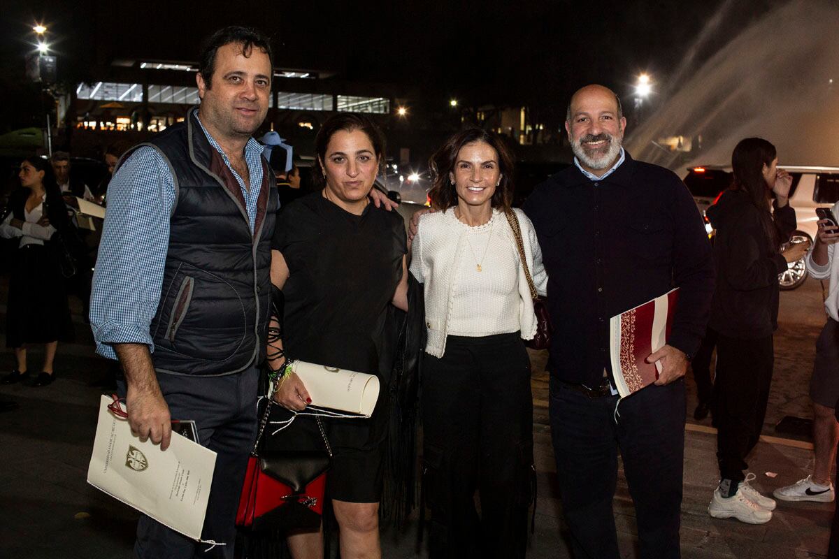 Bobby y Soumaya Slim con María de Jesús Aramburu y Patrick Slim. (Foto: Esteban Torreblanca)