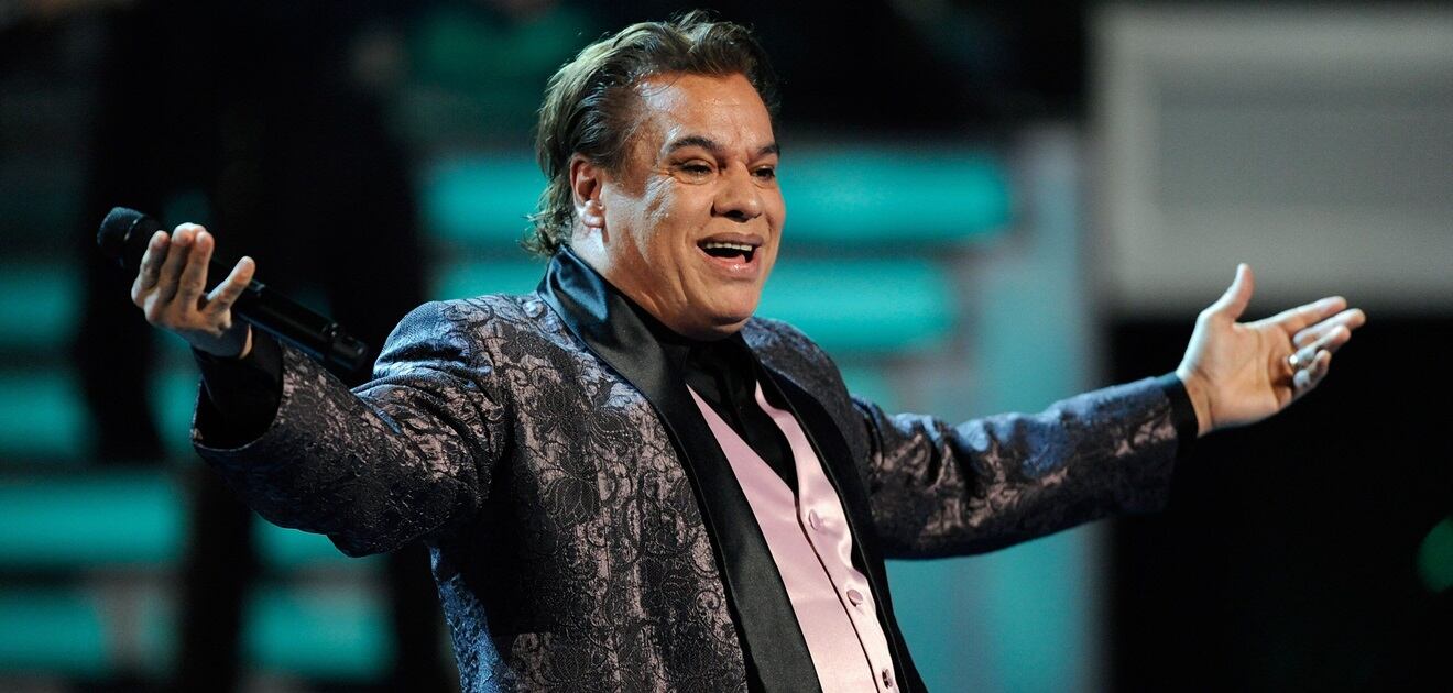 <p>Juan Gabriel fue su segundo nombre artístico, en honor a su papá&nbsp;y a su maestro. <strong>(Fotos: Archivo)</strong></p>
