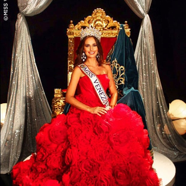 FOTOS: Conoce a Irene Esser, la modelo venezolana que acompañó al hijo de AMLO
