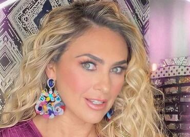 Aracely Arámbula revela secretos de belleza y posa en bata de baño