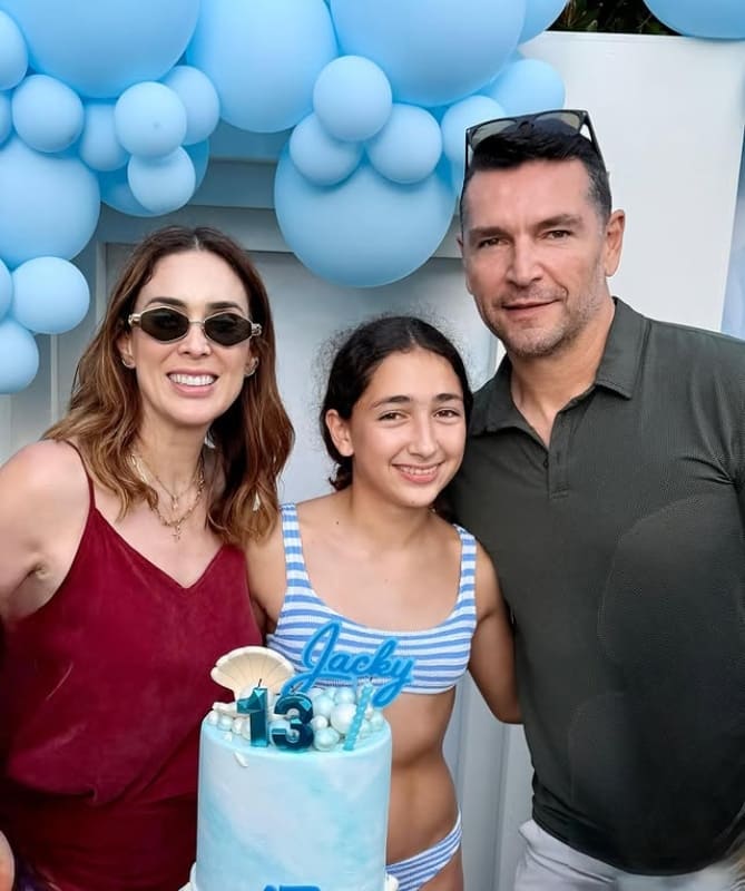 Jacky Bracamontes, mini Jacky y Martín Fuentes / Foto: Instagram