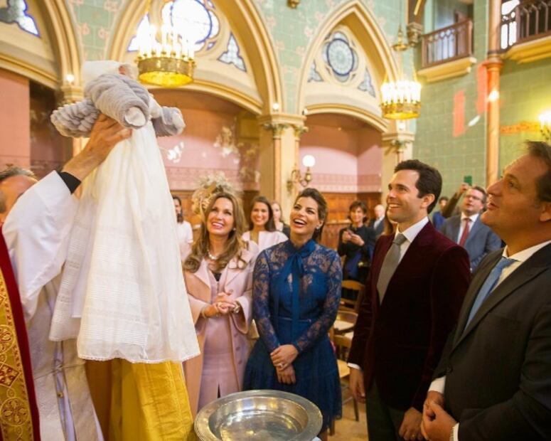 Fotos inéditas del bautizo de la hija de Bárbara Coppel y Alejandro Hank 