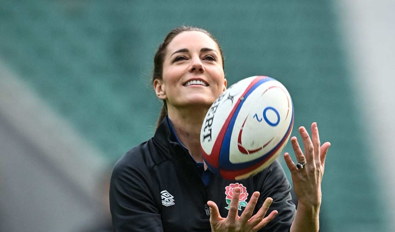 Todo el mundo está obsesionado con las fotos de Kate Middleton jugando rugby