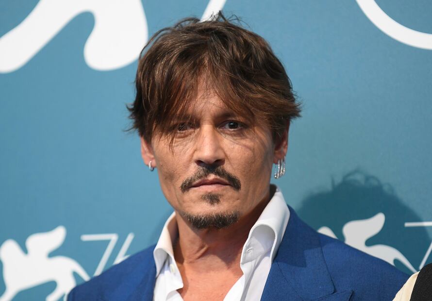 Johnny Depp demandará a diario inglés por hackear su teléfono