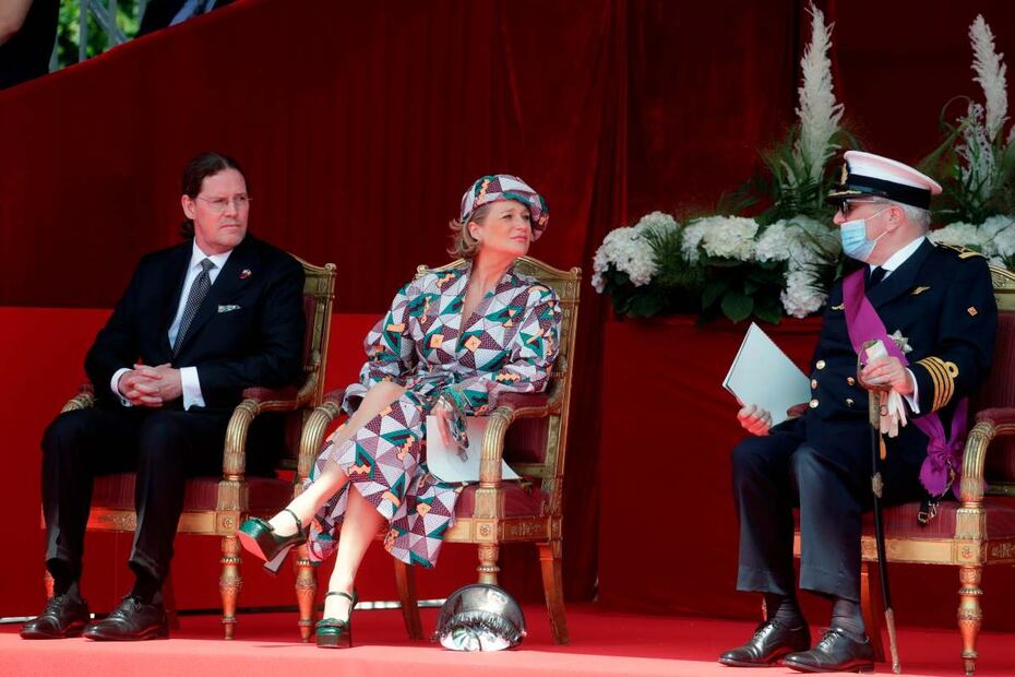 la princesa Delphine de Bélgica tiene los zapatos de plataforma más tiernos y baratos que desearás