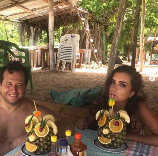 Así es felicitado el hijo de AMLO por su novia Carolyn Adams este 14 de febrero