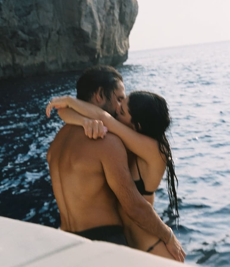 Sarah Kohan, ex de Javier 'Chicharito' Hernández, con su nuevo novio / Foto: Instagram