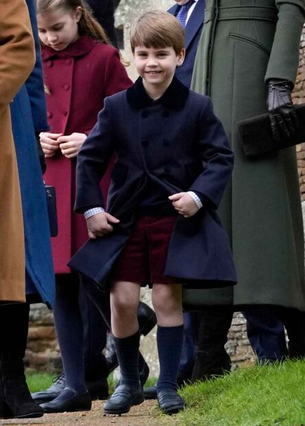 El pequeño príncipe Louis debuta en la caminata de Navidad ¡y vuelve a hacer de las suyas!