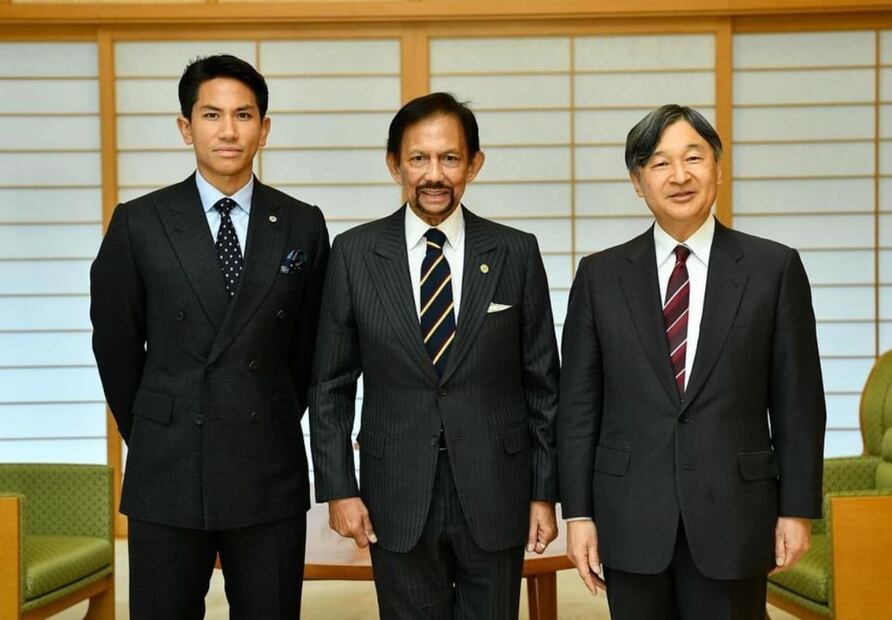 El príncipe Abdul Mateen, el sultán Muda Hassanal Bolkiah y el emperador Naruhito de Japón / Instagram: @tmski