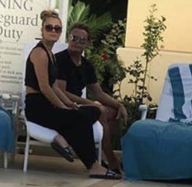 Luis Miguel y Mollie Gould juntos en la pelea de Saúl “Canelo” Álvarez 