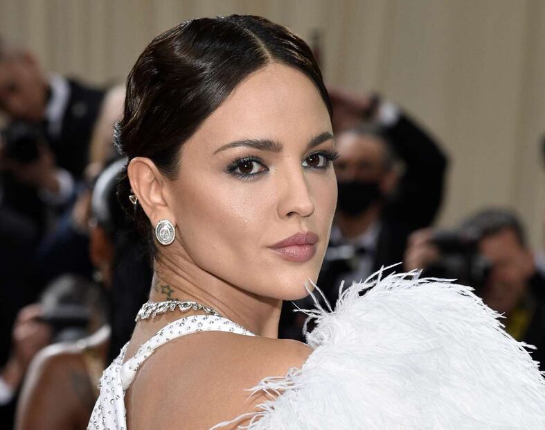 Los fabulosos 144 diamantes de Eiza González para la noche del MET