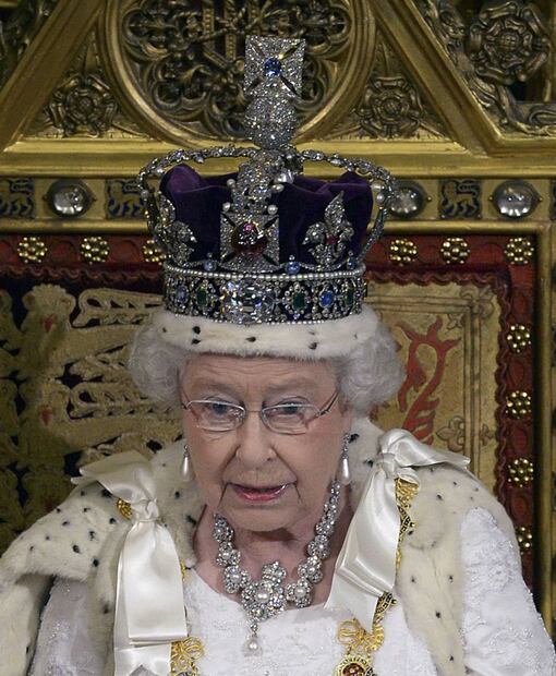La cama de la reina Isabel II es de las más caras del mundo
