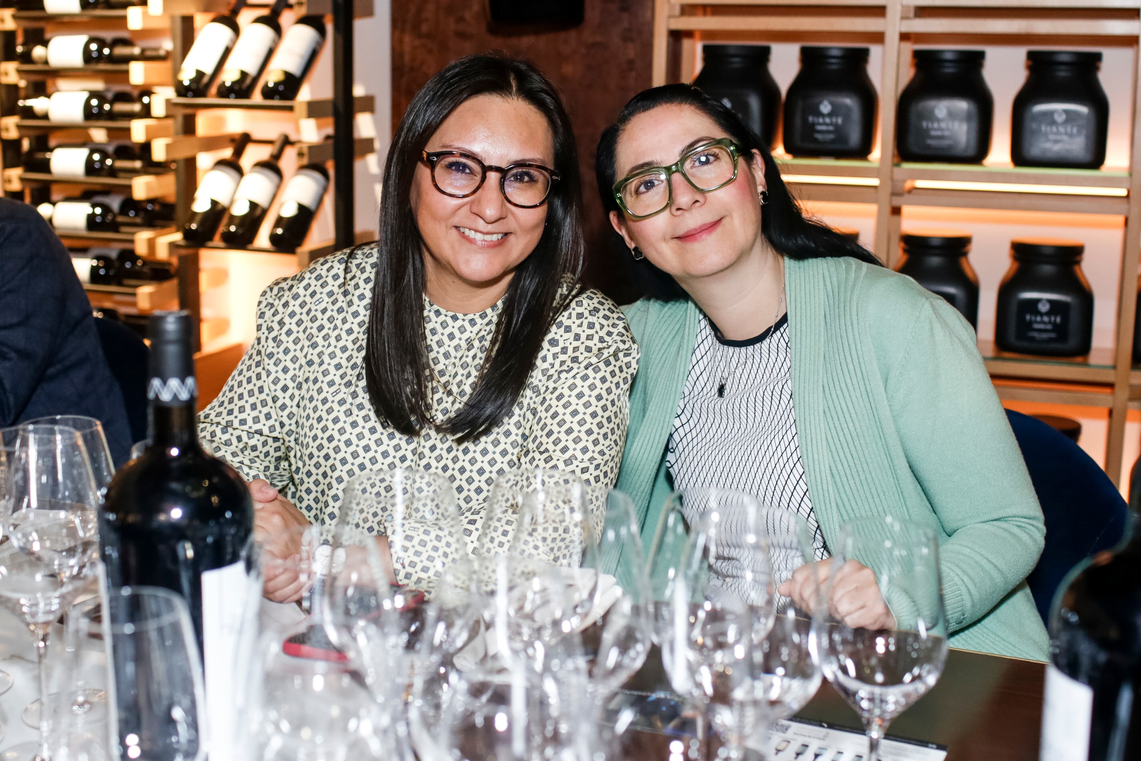 Erandi Ramos y Fernanda Pérez. (Foto: Esteban Torreblanca)