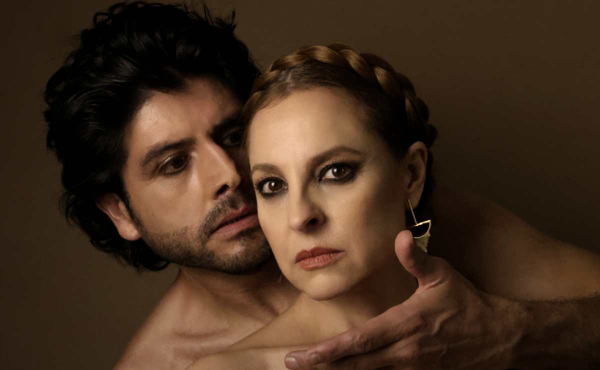 Marina de Tavira nos cuenta sobre "La Niña En El Altar", su nueva obra de teatro