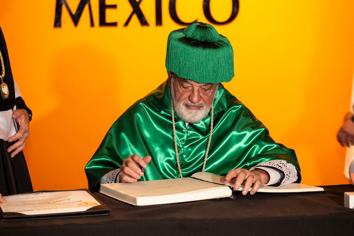 Carlos Slim Helú en la ceremonia de otorgamiento de su doctorado 'honoris causa' por la Universidad Anáhuac México. (Foto: Esteban Torreblanca)