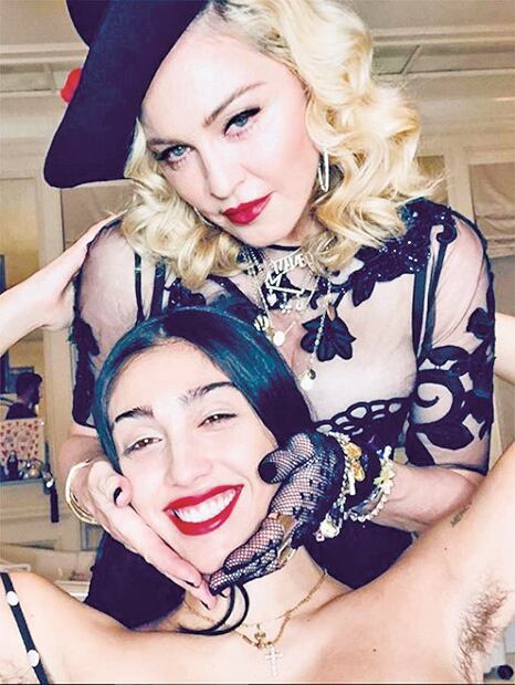 Lourdes León, hija de Madonna, protagonizó una 'orgía' pública en el Art Basel en Miami 