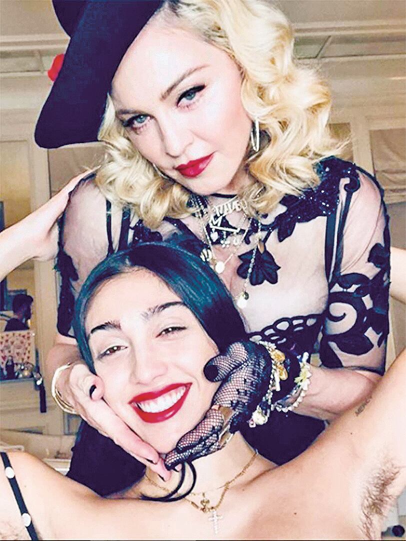 Lourdes León, hija de Madonna, protagonizó una 'orgía' pública en el Art Basel en Miami 