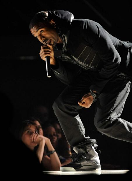 Tenis de Kanye West, modelo Air Yeezy 1, se venden en 1.8 millones de dólares