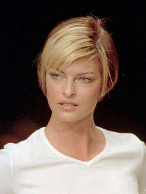 Linda Evangelista, "brutalmente desfigurada" tras someterse a un tratamiento estético