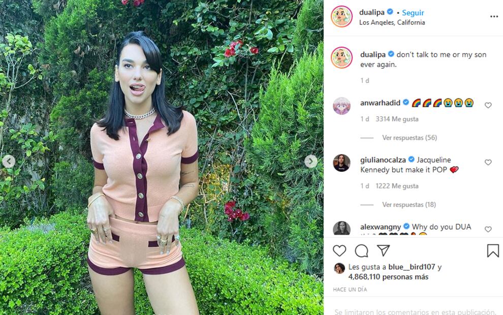 Dua Lipa conquista a millones con un short en color durazno