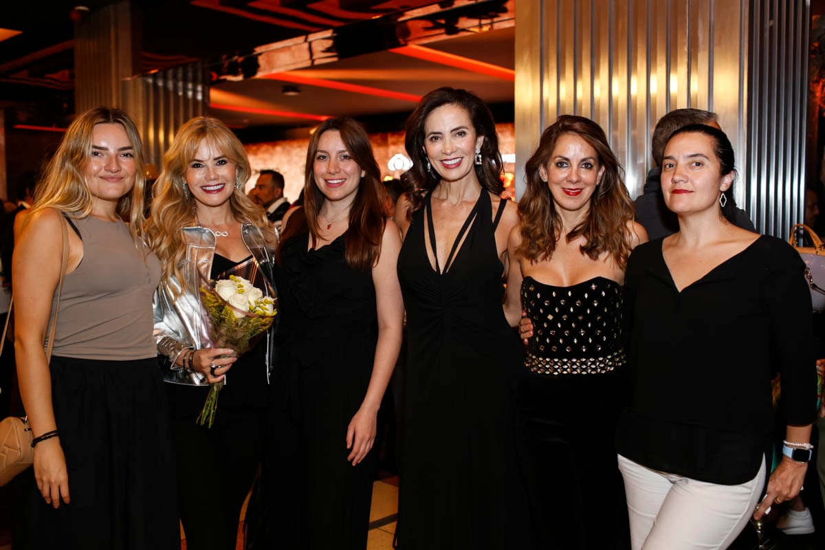 Michelle Zúñiga, Norma Contreras, Andrea Legarci, Claudia Romo, Mari Rouss Villegas y  Julia González Romero. (Foto: Esteban Torreblanca)