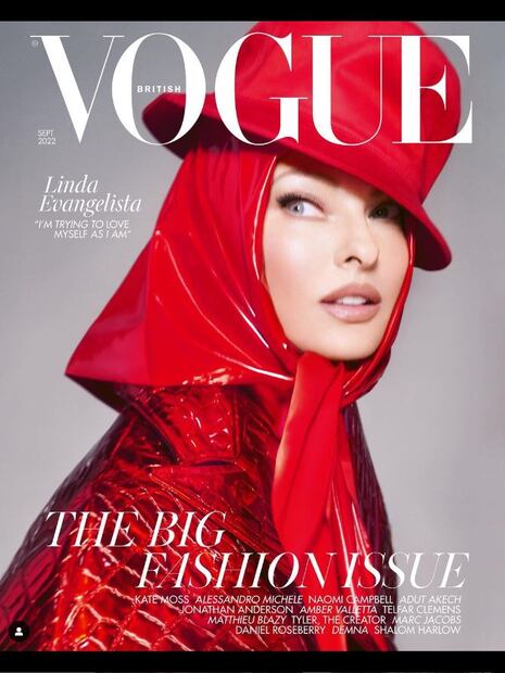 Linda Evangelista aparece en portada de revista con falsa  mandíbula tras fallido tratamiento estético