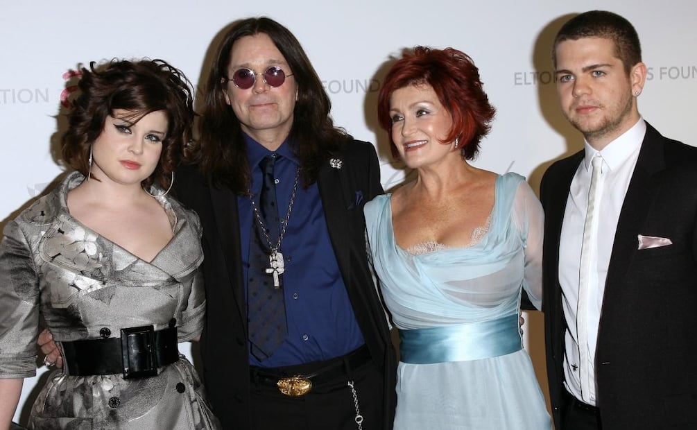Ozzy Osbourne junto a su esposa Sharon y sus hijos Kelly y Jack Osbourne / Foto: Jean-Paul Aussenard - Getty Images