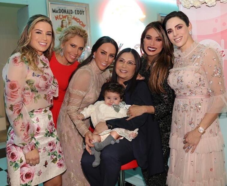 Lo que sabemos del supuesto pleito de Menny Carrasco y el esposo de Inés Gómez Mont 