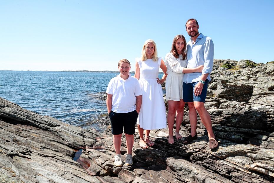 Captan al hijo del príncipe heredero Haakon, de Noruega, haciendo berrinche en plena calle